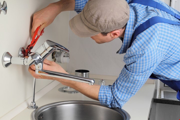 The Best 7 Top Plumbing Problems Folsom New Landowners Face and How to Fix Them